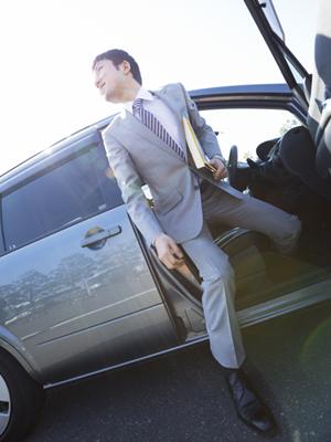 少ないコストで愛車の車検を受けるならば