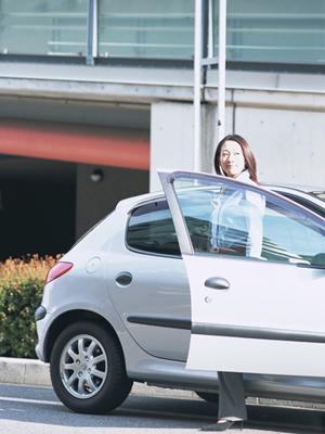 車買取・車査定ならティーバイティーガレージ｜全国無料出張買取と手続き代行の強み